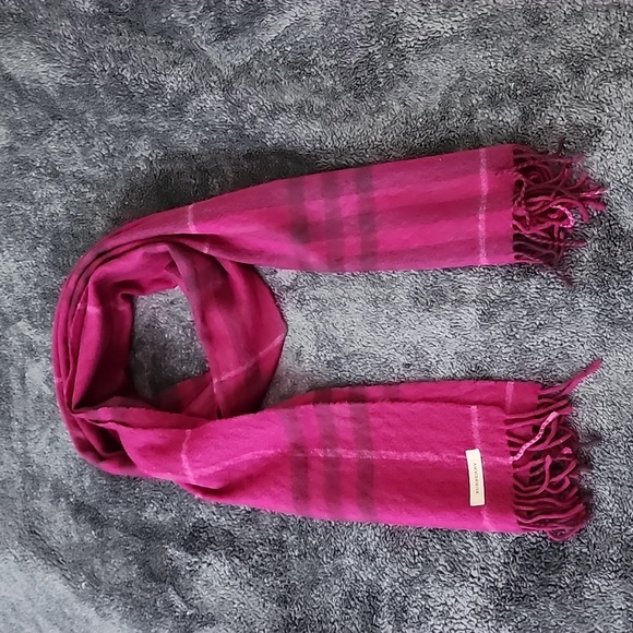 Burberry Check Scarf - Picture 3 of 4